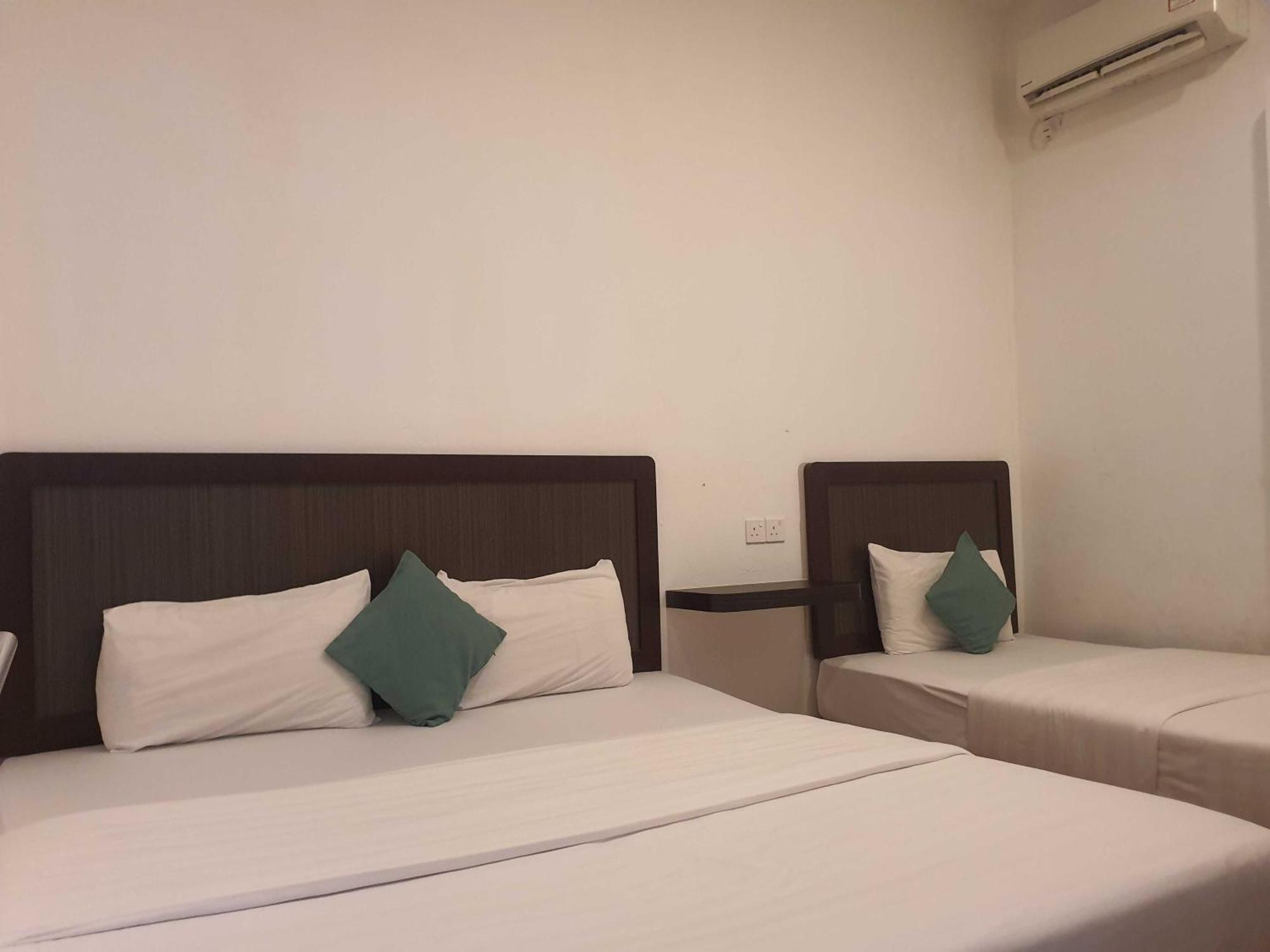 Oyo 91053 Signature Inn Miri Exterior foto